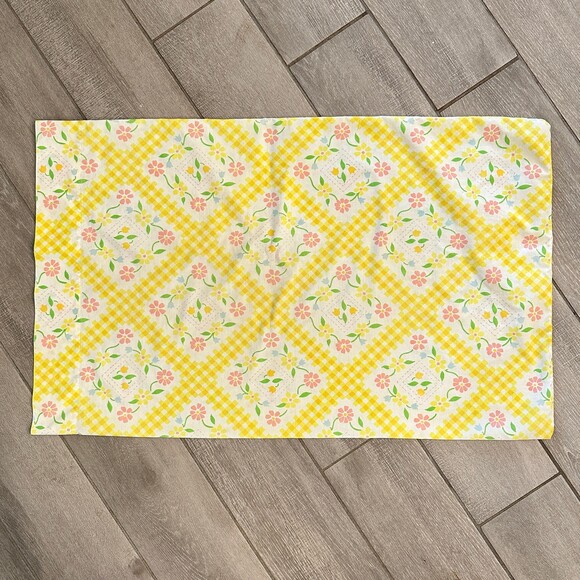 Vintage Yellow Checkered Floral Standard Pillowcase 1970s - Picture 4 of 6
